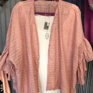 NWT BEAUTIFUL PINK KIMONO